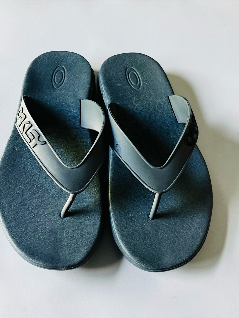 Oakley Men's Grey Flip Flop Sandals
